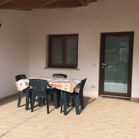 Appartement Trilocale Con Cortile à Budoni Extérieur photo