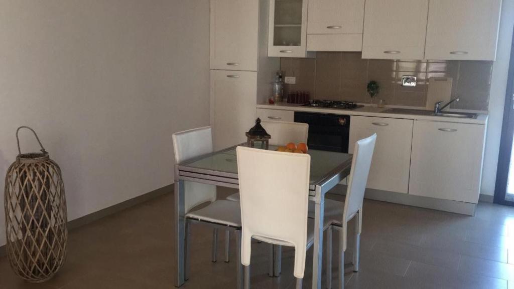 Appartement Trilocale Con Cortile à Budoni Extérieur photo